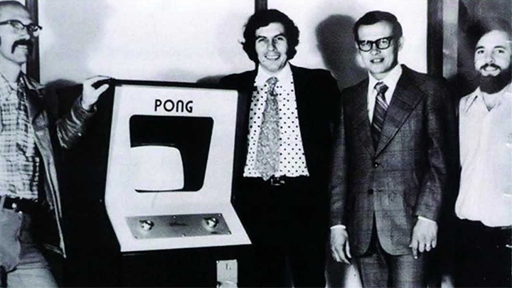 Создатели Pong: Тодд Дебни (слева), Нолан Бушнелл (в центре) и Аллан Алкорн (справа)